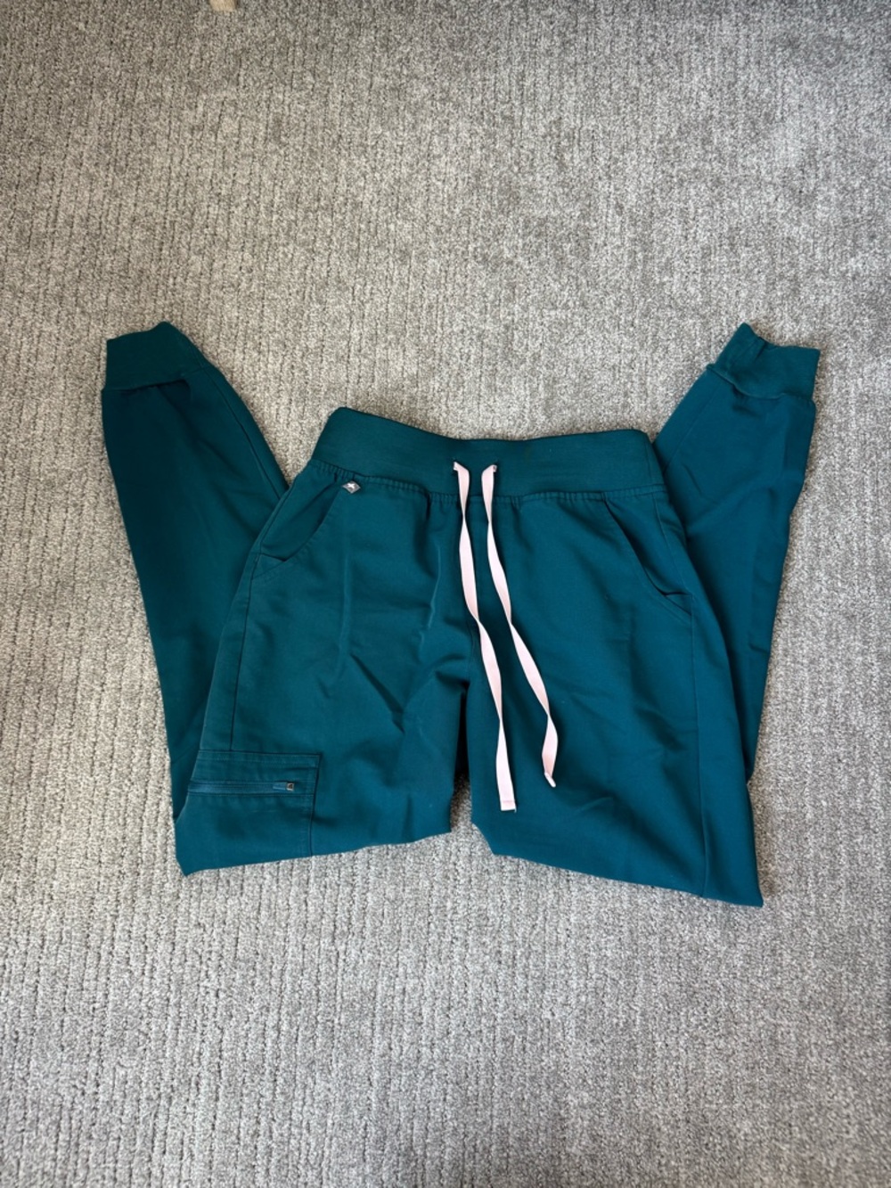 Figs Caribbean blue scrub set. Slim top, high waisted Zamora joggers - Picture 3 of 3